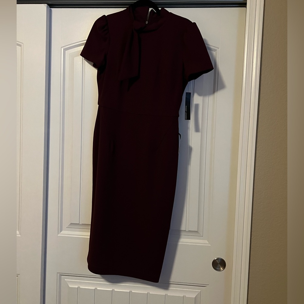 Maggie London wine dress size 6. NWT